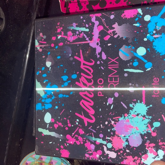 Tarte tartiest pro pallet shadows the remix - Picture 2 of 5